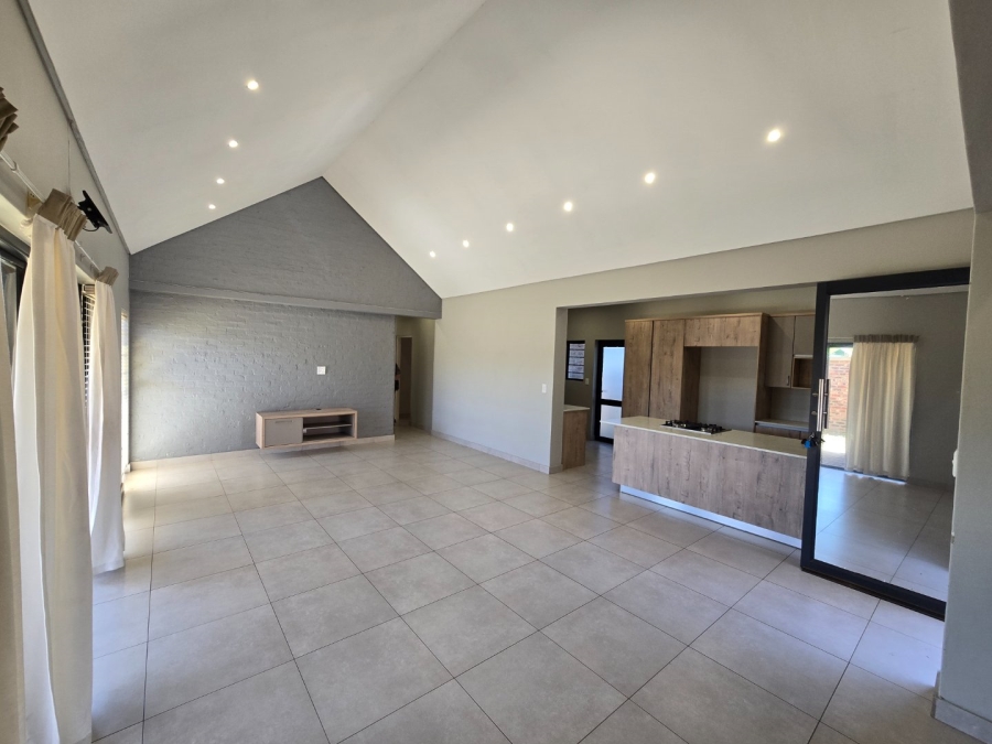 3 Bedroom Property for Sale in Van Der Hoff Park North West